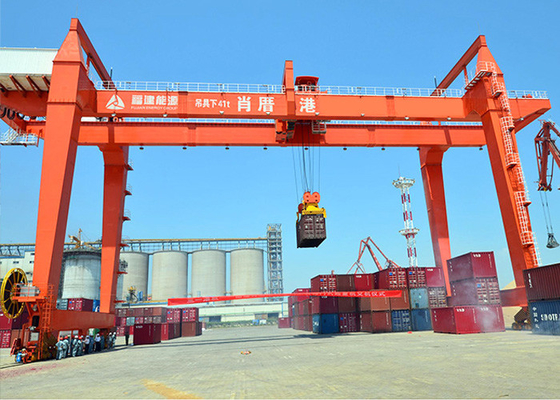 Hohe Leistungsfähigkeit RMG 35 Tonnen-beweglicher Hafen-Portalkran 35 Tonne unter Spreizer
